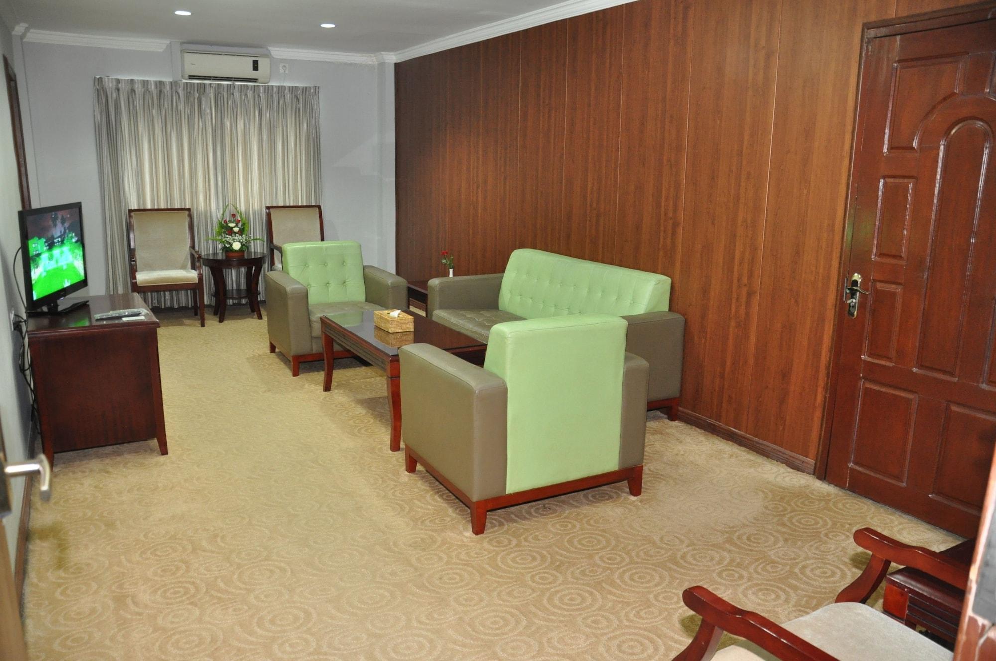 Green Leaf Hotel Yangon Exteriör bild