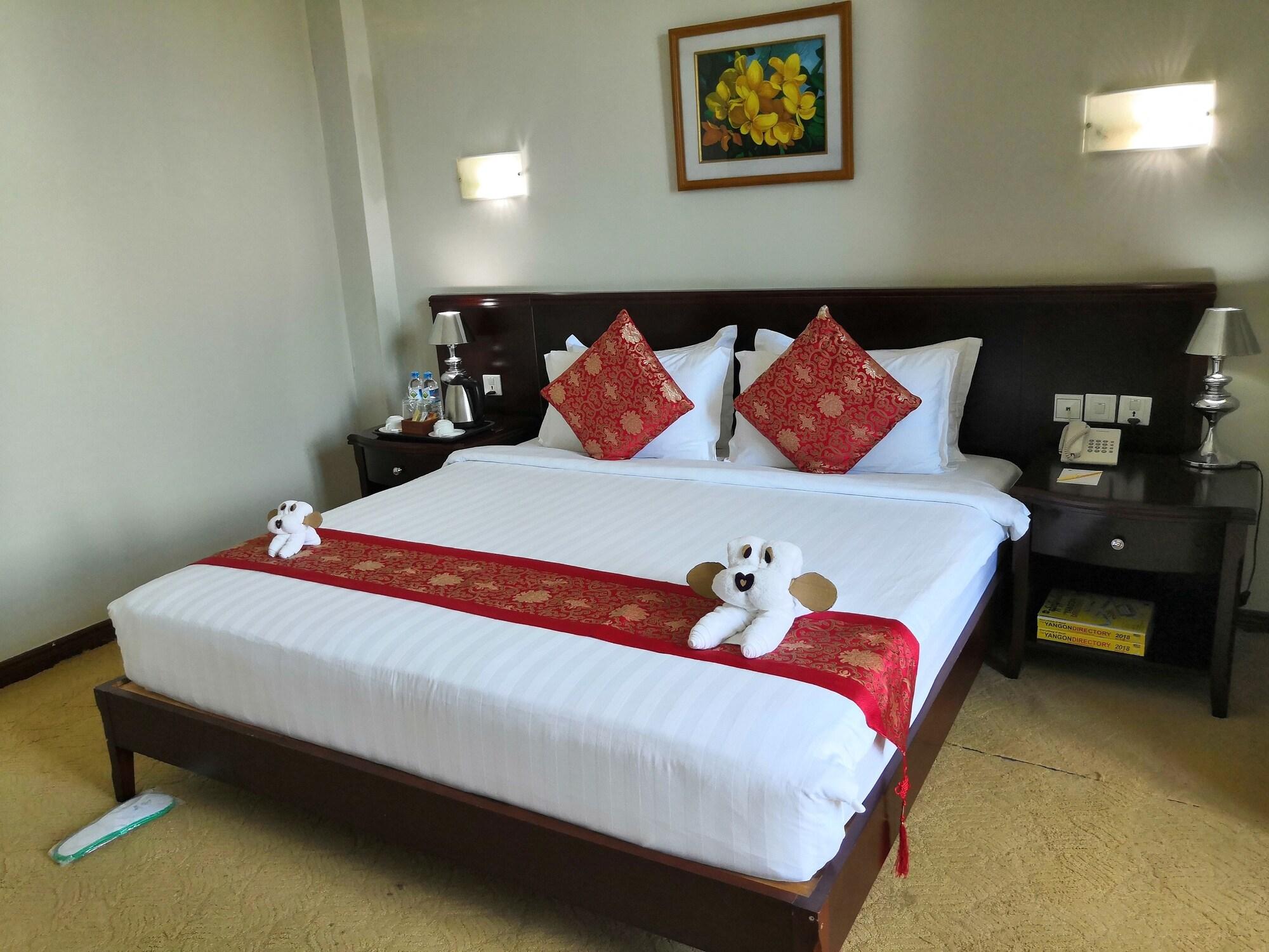 Green Leaf Hotel Yangon Exteriör bild