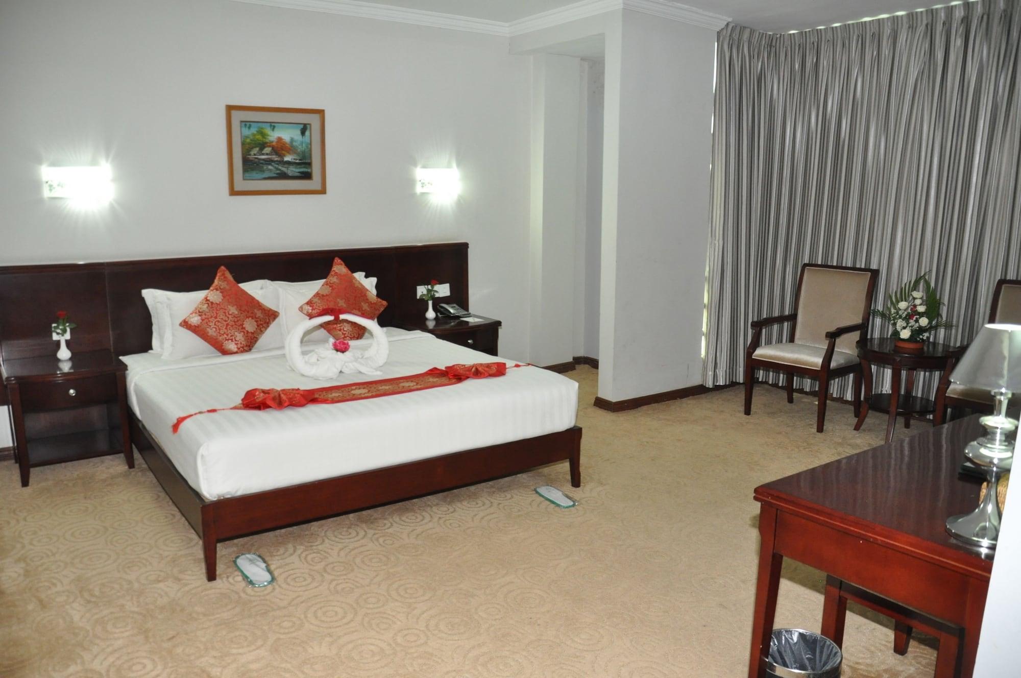 Green Leaf Hotel Yangon Exteriör bild
