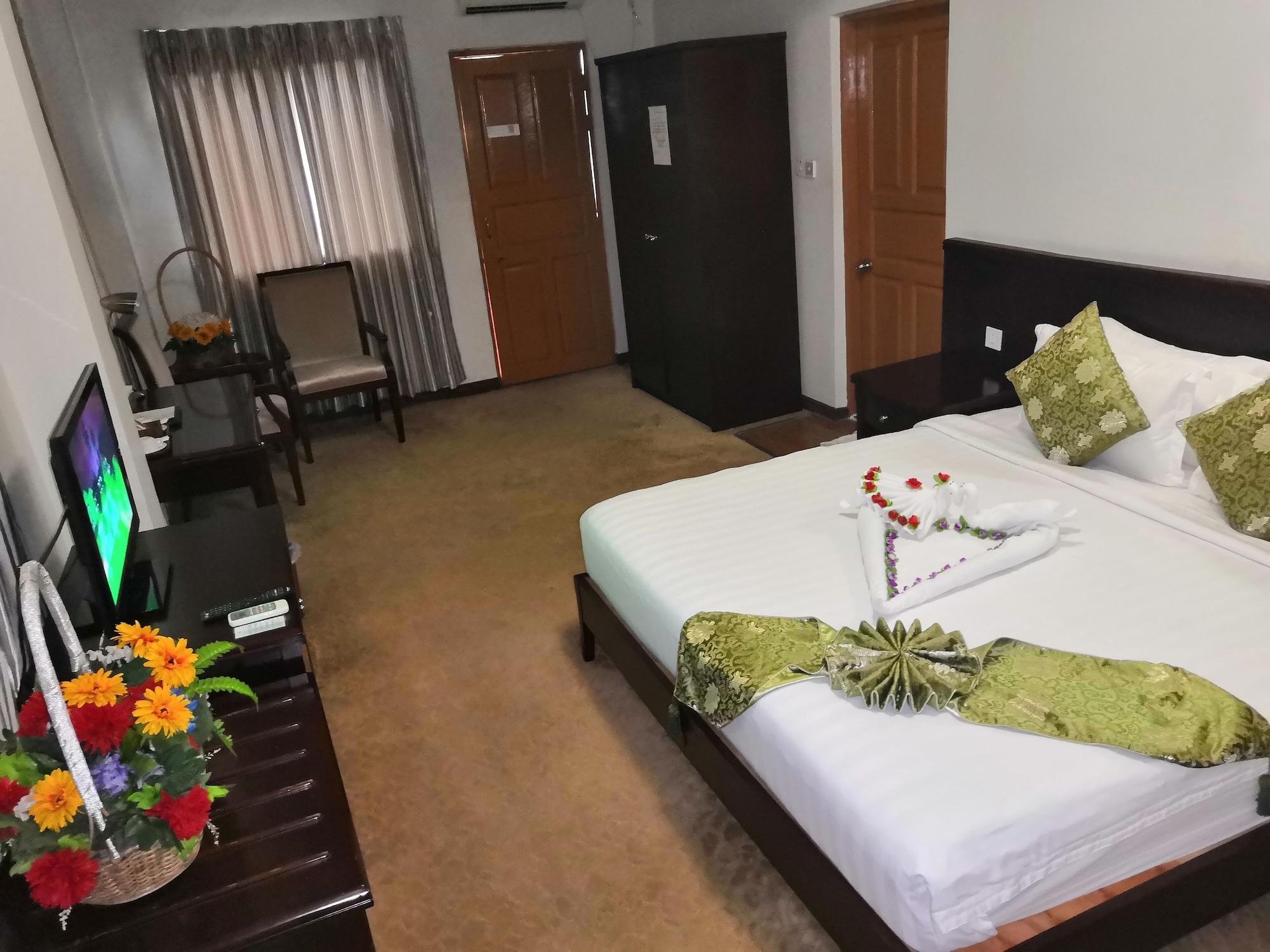 Green Leaf Hotel Yangon Exteriör bild