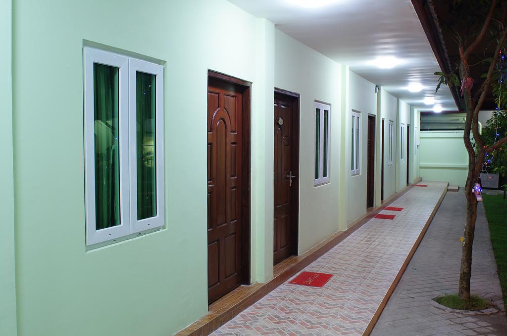 Green Leaf Hotel Yangon Exteriör bild