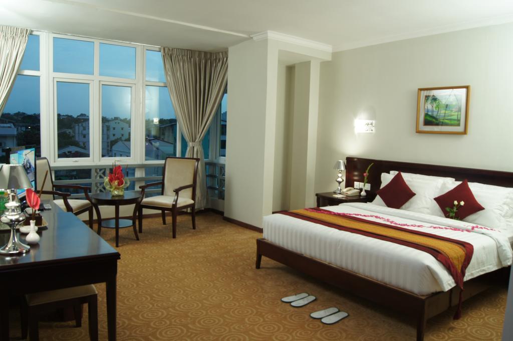 Green Leaf Hotel Yangon Exteriör bild
