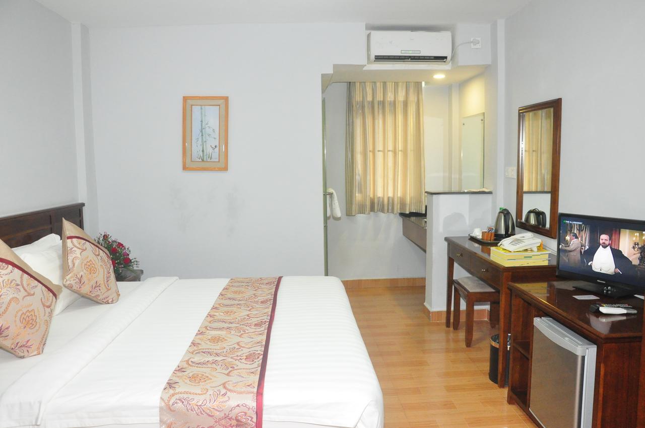 Green Leaf Hotel Yangon Exteriör bild