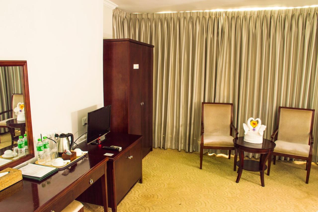 Green Leaf Hotel Yangon Exteriör bild