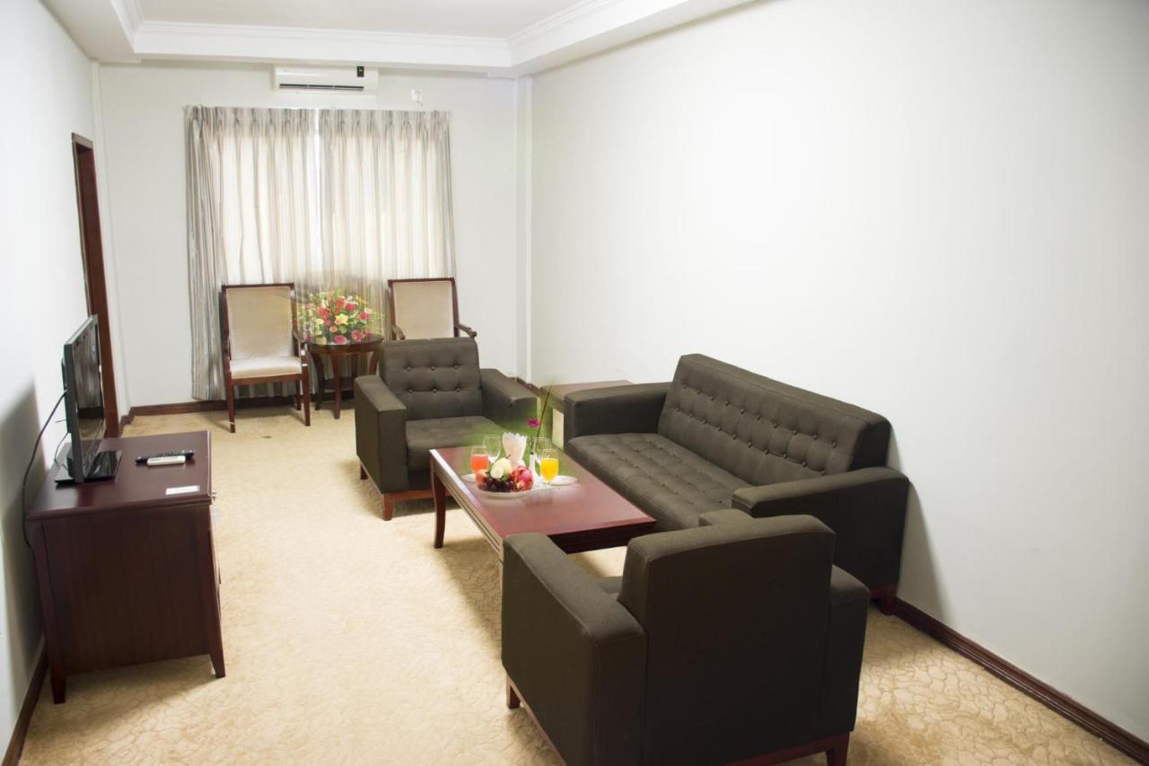 Green Leaf Hotel Yangon Exteriör bild