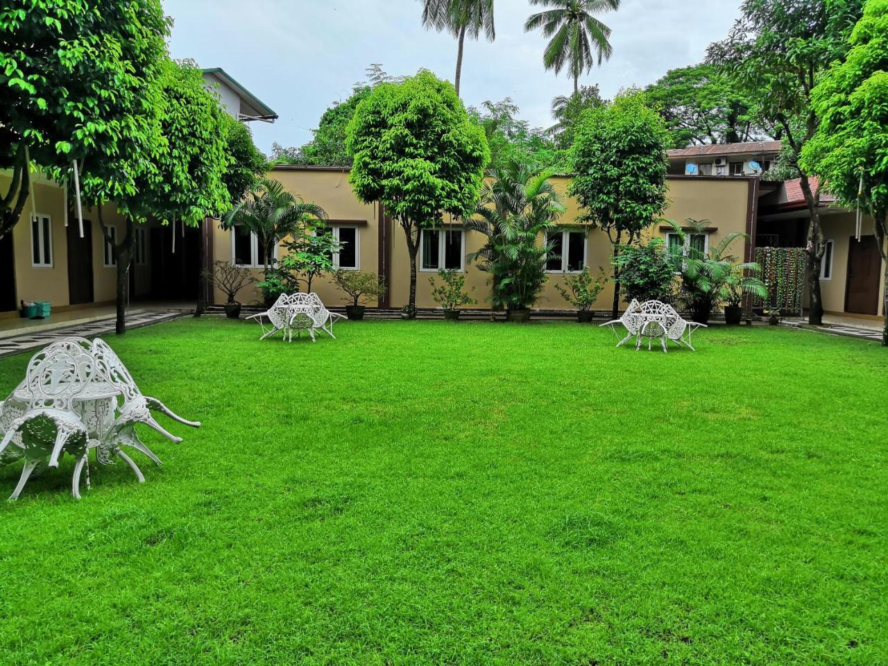 Green Leaf Hotel Yangon Exteriör bild